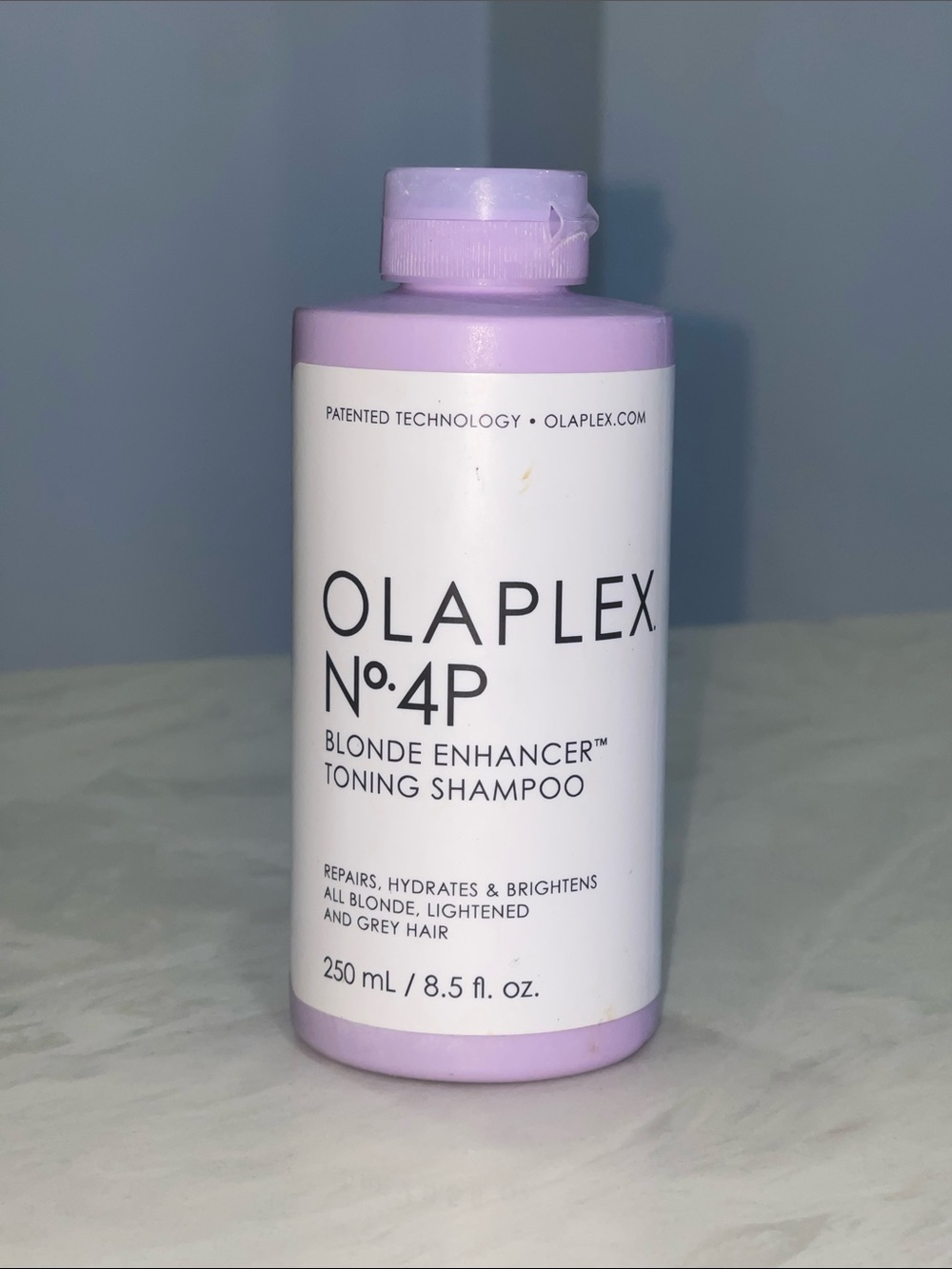OLAPLEX No.4P Blonde Enhancer Toning Shampoo - 250 ml/ 8.5 fl oz